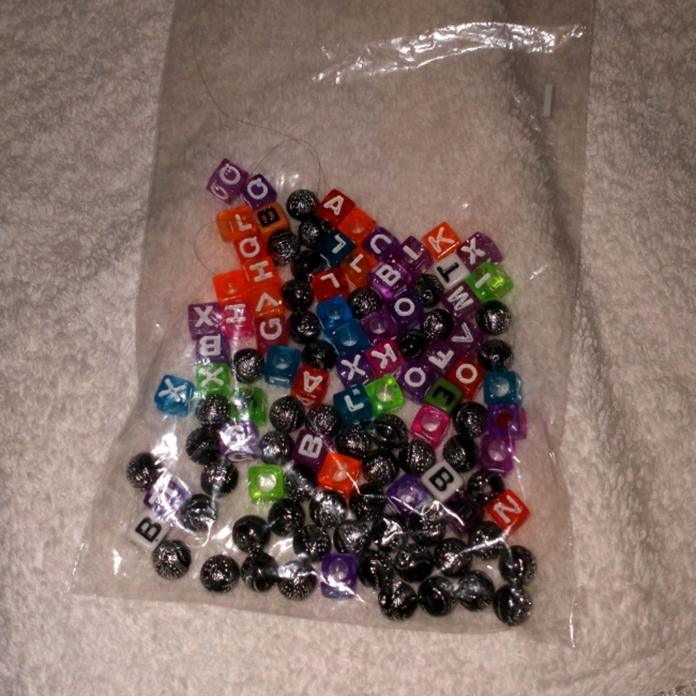Assorted Beads - Picture 6 of 7